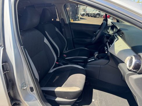 Used 2021 Nissan Versa SV FWD image 32