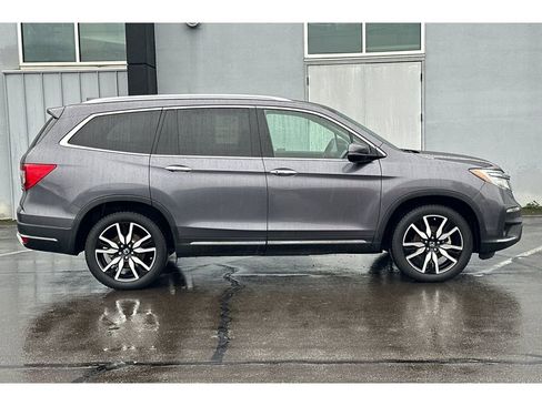 Used 2019 Honda Pilot Touring image 3
