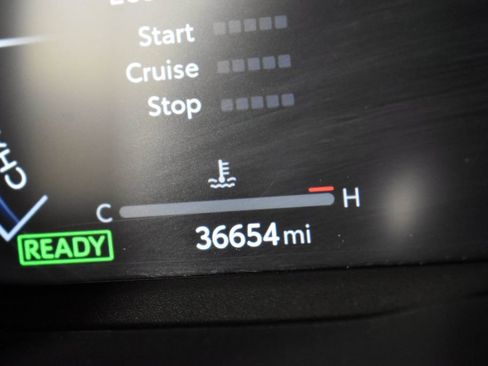 Used 2023 Toyota RAV4 Limited image 34