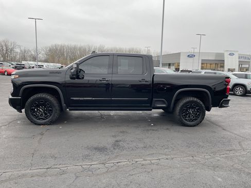 Used 2024 Chevrolet Silverado 2500 High Country w/ Midnight Edition image 2