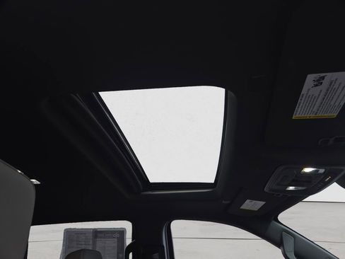 Used 2025 Chevrolet Silverado 2500 ZR2 w/ Technology Package image 22