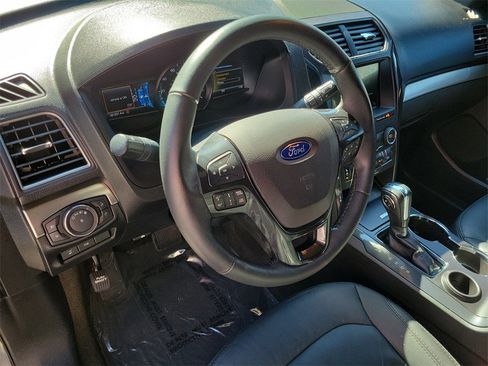 Used 2018 Ford Explorer XLT w/ Equipment Group 202A image 19