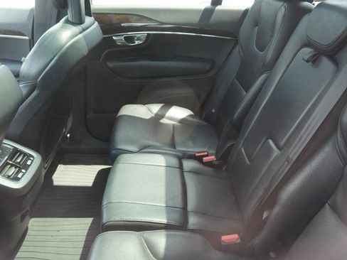 Used 2016 Volvo XC90 T6 Momentum image 12