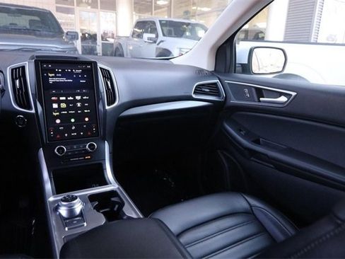 Certified 2024 Ford Edge SEL image 23
