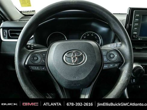 Used 2021 Toyota RAV4 LE image 9