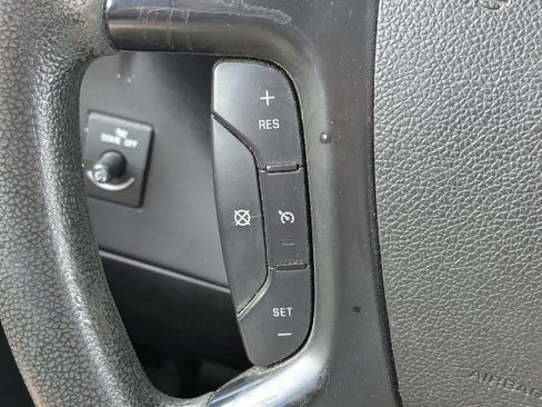 Used 2016 Chevrolet Express 2500 RWD image 23