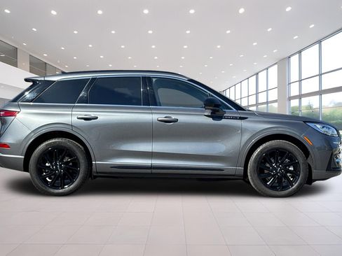 Certified 2025 Lincoln Corsair Grand Touring AWD/4WD image 3