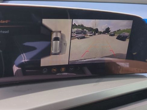 Used 2026 Cadillac Vistiq Premium Luxury image 12