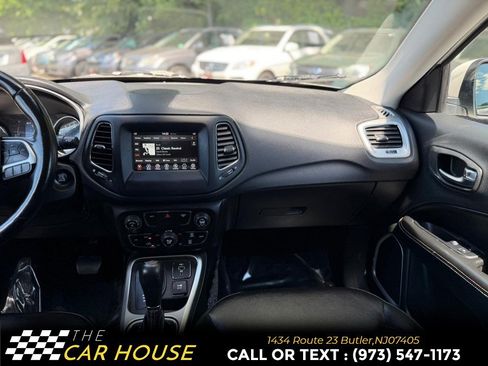 Used 2020 Jeep Compass Latitude w/ Cold Weather Group AWD/4WD image 19