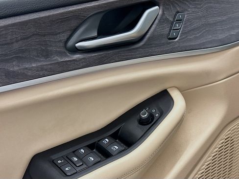 Used 2024 Jeep Grand Cherokee Limited image 15