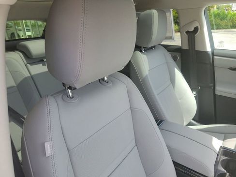 New 2025 Land Rover Range Rover Evoque S image 19