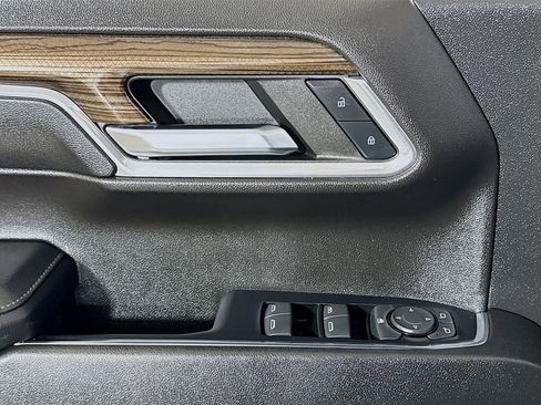 Used 2023 Chevrolet Silverado 1500 LT image 16