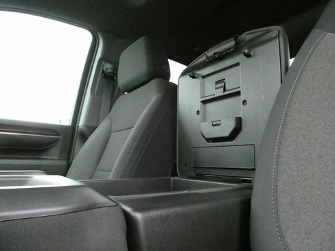 Used 2024 GMC Sierra 2500 SLE w/ SLE Convenience Package image 31