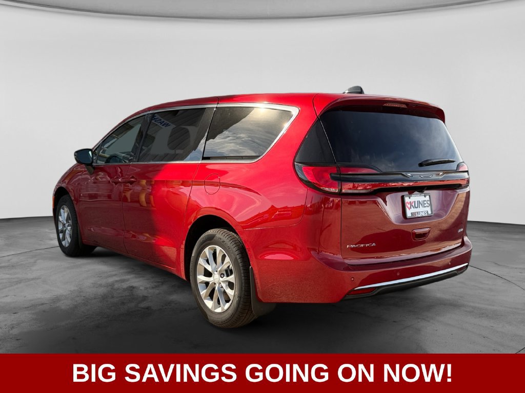 New 2027 Chrysler Pacifica Select AWD/4WD image 6
