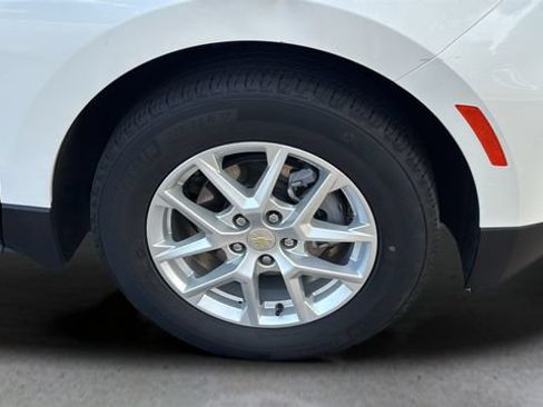 Used 2023 Chevrolet Equinox LT FWD image 37