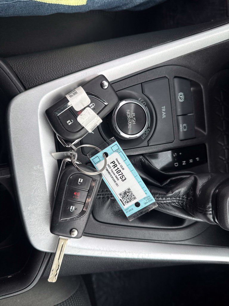 Used 2023 Toyota RAV4 LE AWD/4WD image 31