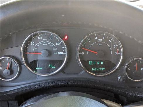 Used 2017 Jeep Wrangler Unlimited Sahara AWD/4WD image 11