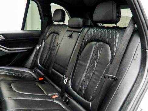 Used 2025 BMW X5 xDrive50e image 39