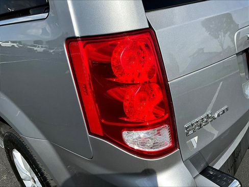 Used 2020 Dodge Grand Caravan SXT FWD image 23