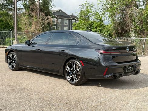 Used 2024 BMW 760i xDrive image 3