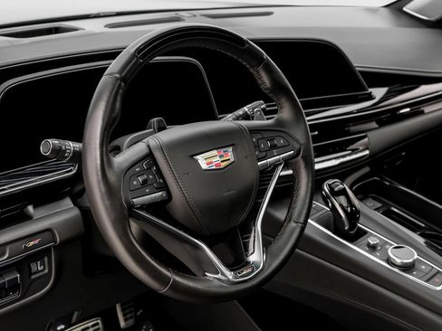 Used 2023 Cadillac Escalade ESV V image 13