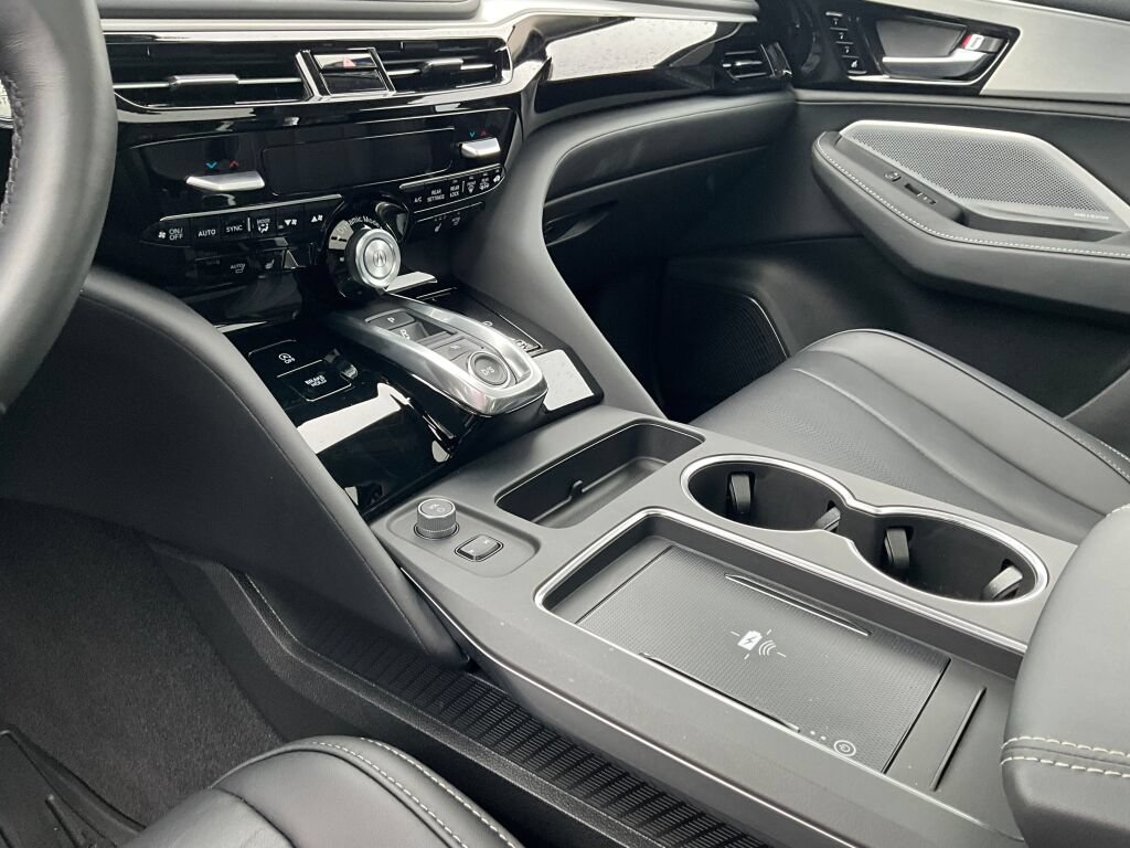 Certified 2026 Acura MDX w/ Technology Package FWD image 21
