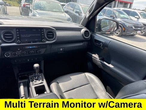 Used 2023 Toyota Tacoma TRD Off-Road w/ TRD Premium Off Road Package AWD/4WD image 13