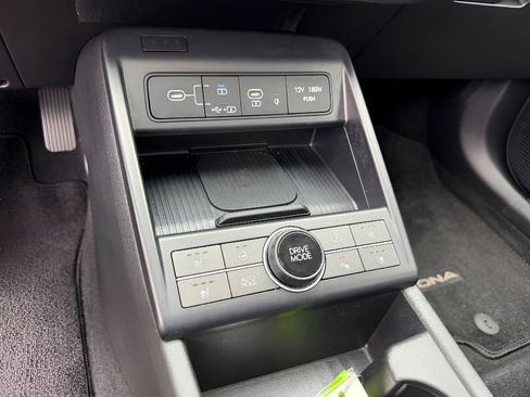 Used 2024 Hyundai Kona Limited FWD image 28