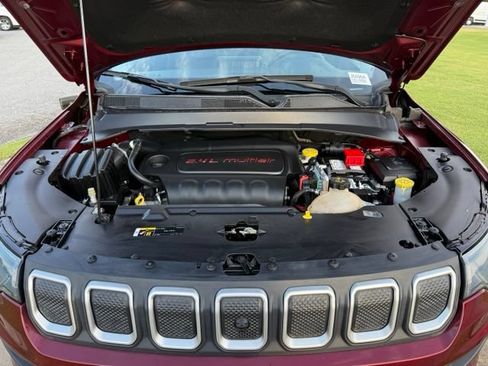 Used 2022 Jeep Compass Latitude w/ Convenience Group AWD/4WD image 28