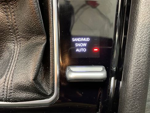 Used 2023 Jeep Compass Limited image 14