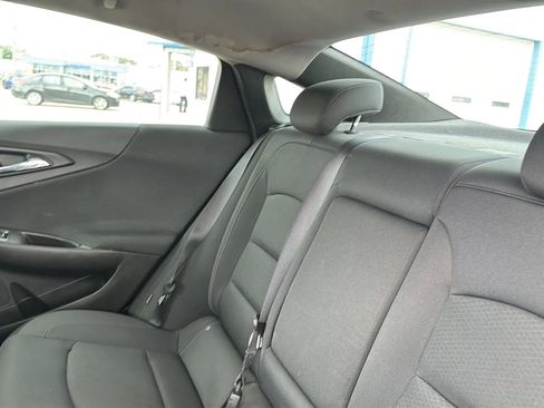 Used 2017 Chevrolet Malibu LT FWD image 25