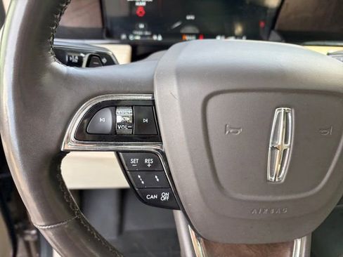 Used 2019 Lincoln Navigator Reserve AWD/4WD image 6