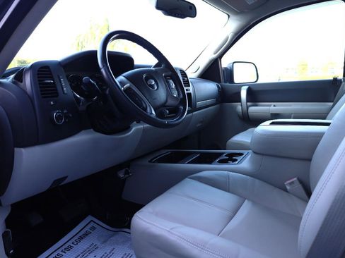 Used 2008 Chevrolet Silverado 2500 LT w/ 2LT Convenience Package image 7