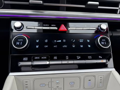 Certified 2025 Hyundai Santa Fe Calligraphy image 38
