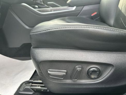 Used 2020 Toyota Highlander Platinum image 16