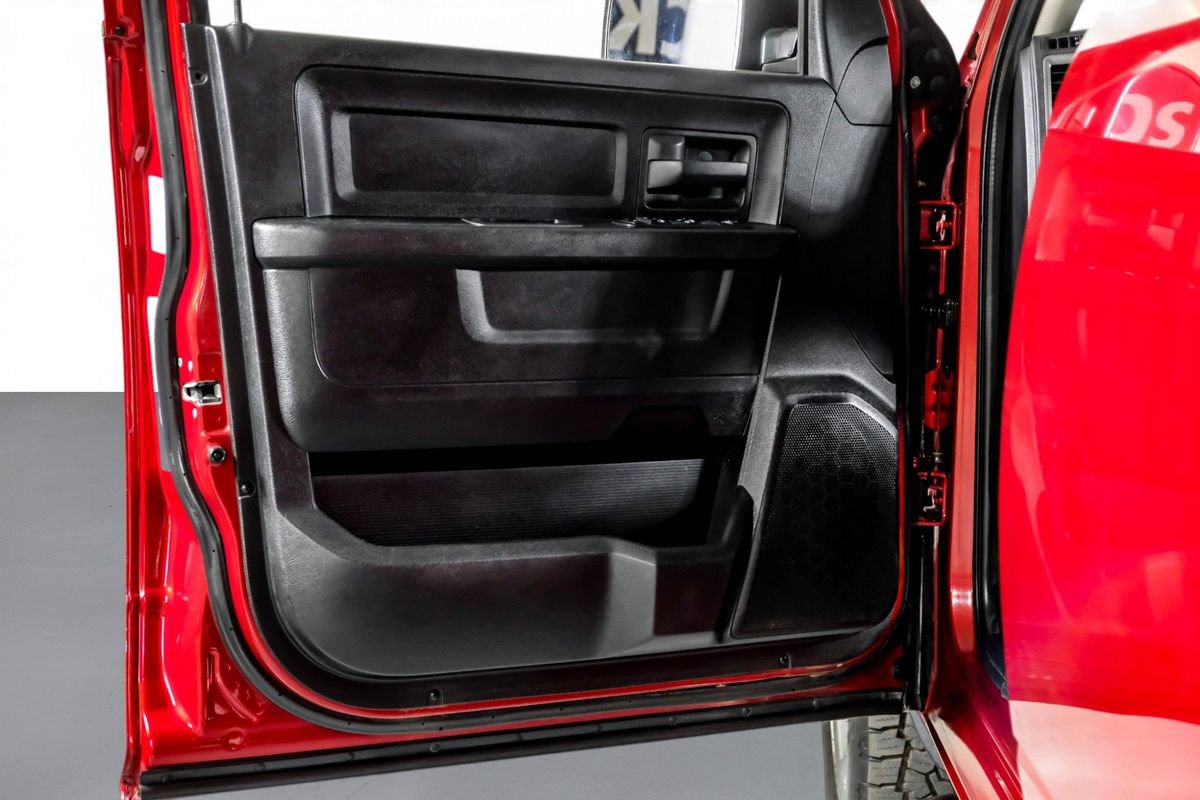 Used 2013 RAM 1500 Express RWD image 31