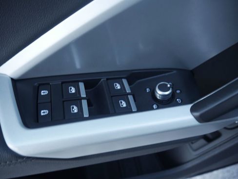 Certified 2022 Audi Q3 2.0T Premium Plus w/ Premium Plus Package image 18