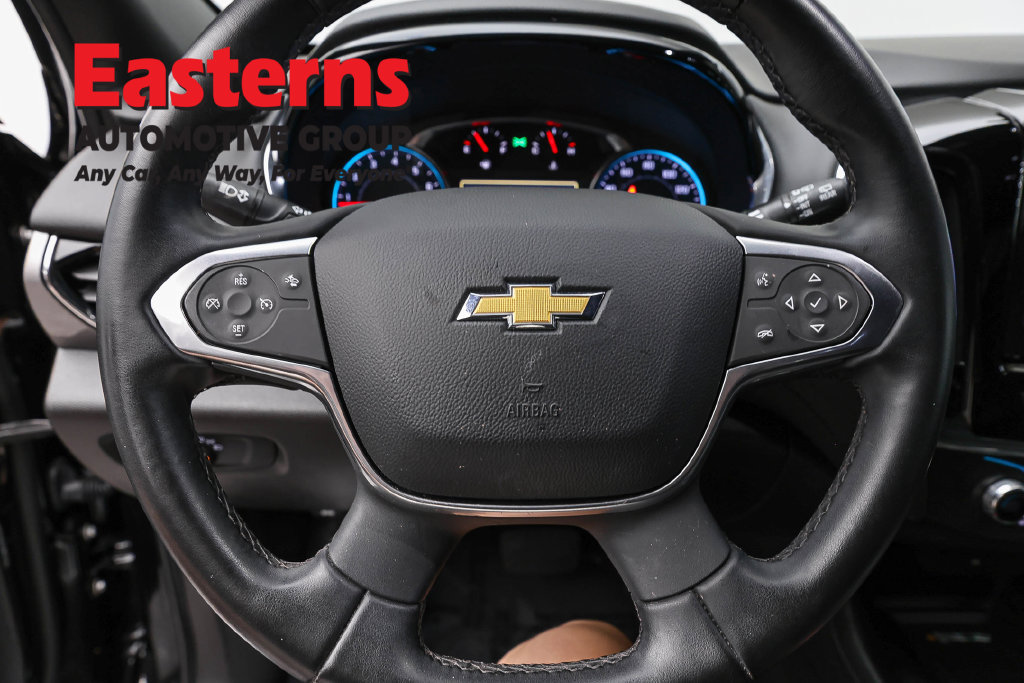 Used 2023 Chevrolet Traverse LT FWD image 11