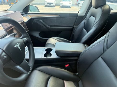Used 2023 Tesla Model Y Long Range AWD/4WD image 22