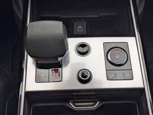 Used 2023 Land Rover Range Rover Long Wheelbase SE AWD/4WD image 12