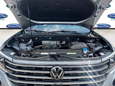 Used 2025 Volkswagen Atlas SE image 30
