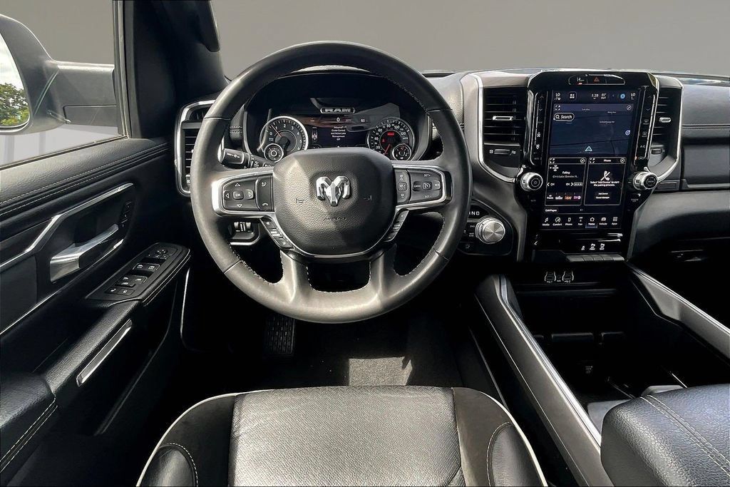 Used 2025 RAM 1500 Laramie AWD/4WD image 9