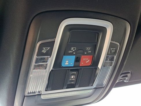 Certified 2026 RAM 1500 Laramie AWD/4WD image 32