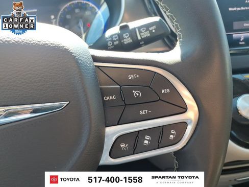 Used 2023 Chrysler Pacifica Touring-L FWD image 16