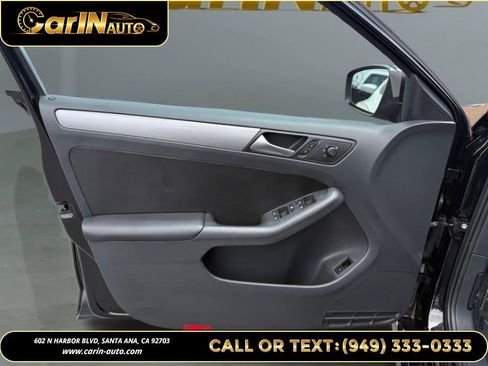 Used 2016 Volkswagen Jetta Sport FWD image 21