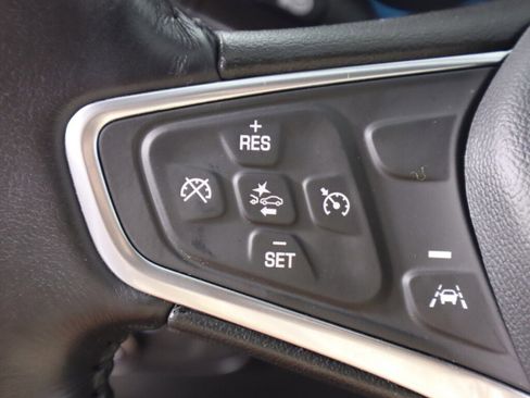 Used 2022 Chevrolet Equinox LT image 12