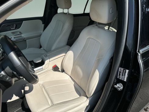 Used 2022 Mercedes-Benz GLB 250 image 13