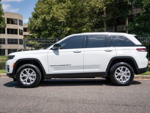 Used 2023 Jeep Grand Cherokee Limited w/ Luxury Tech Group II AWD/4WD image 9
