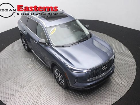 Used 2023 INFINITI QX60 Sensory w/ Vision Package AWD/4WD image 3
