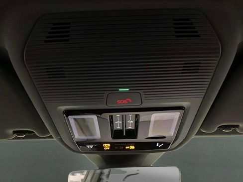 Used 2024 Audi Q4 e-tron Prestige image 63